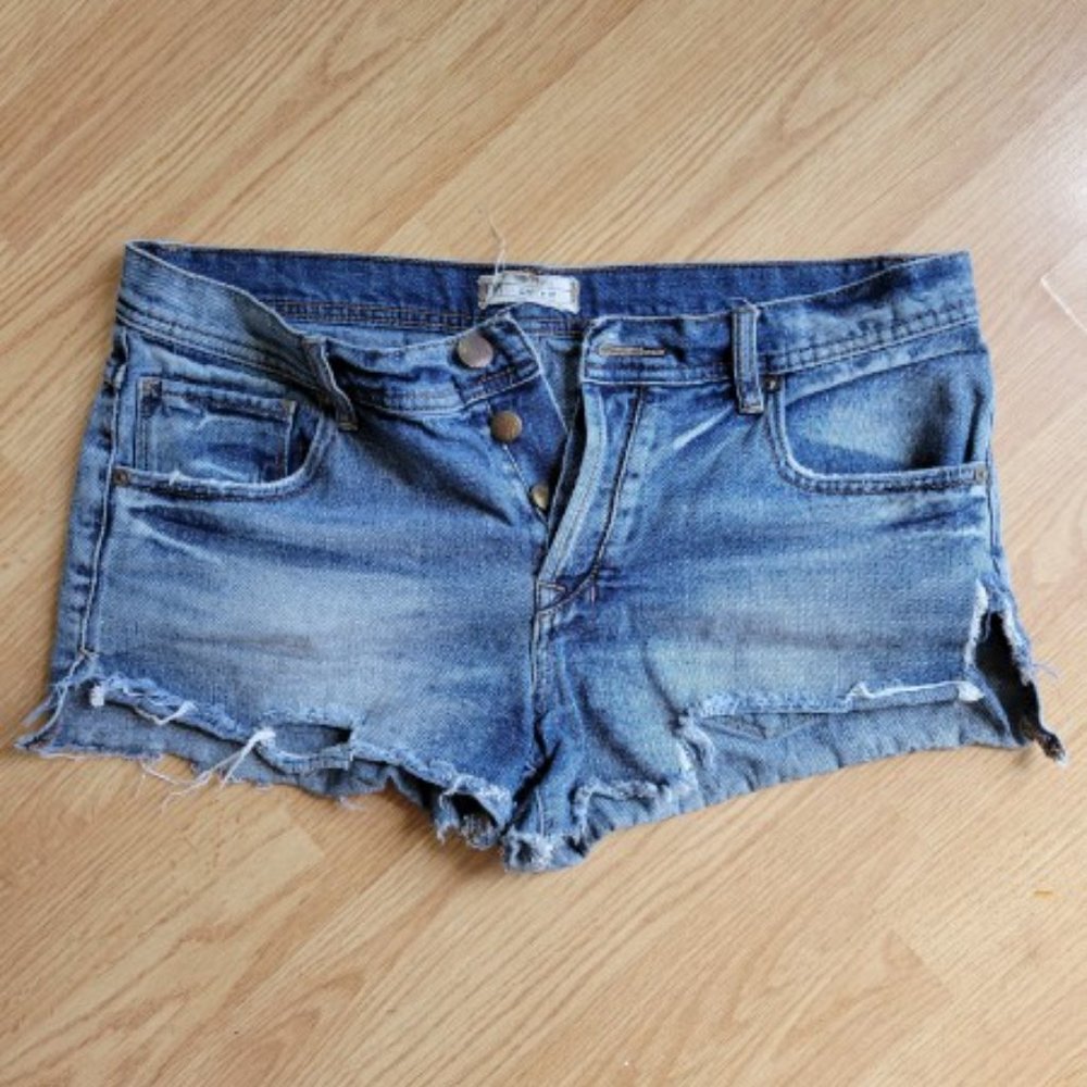Free People Denim Button Fly Cutoff Shorts Frayed Hem 30